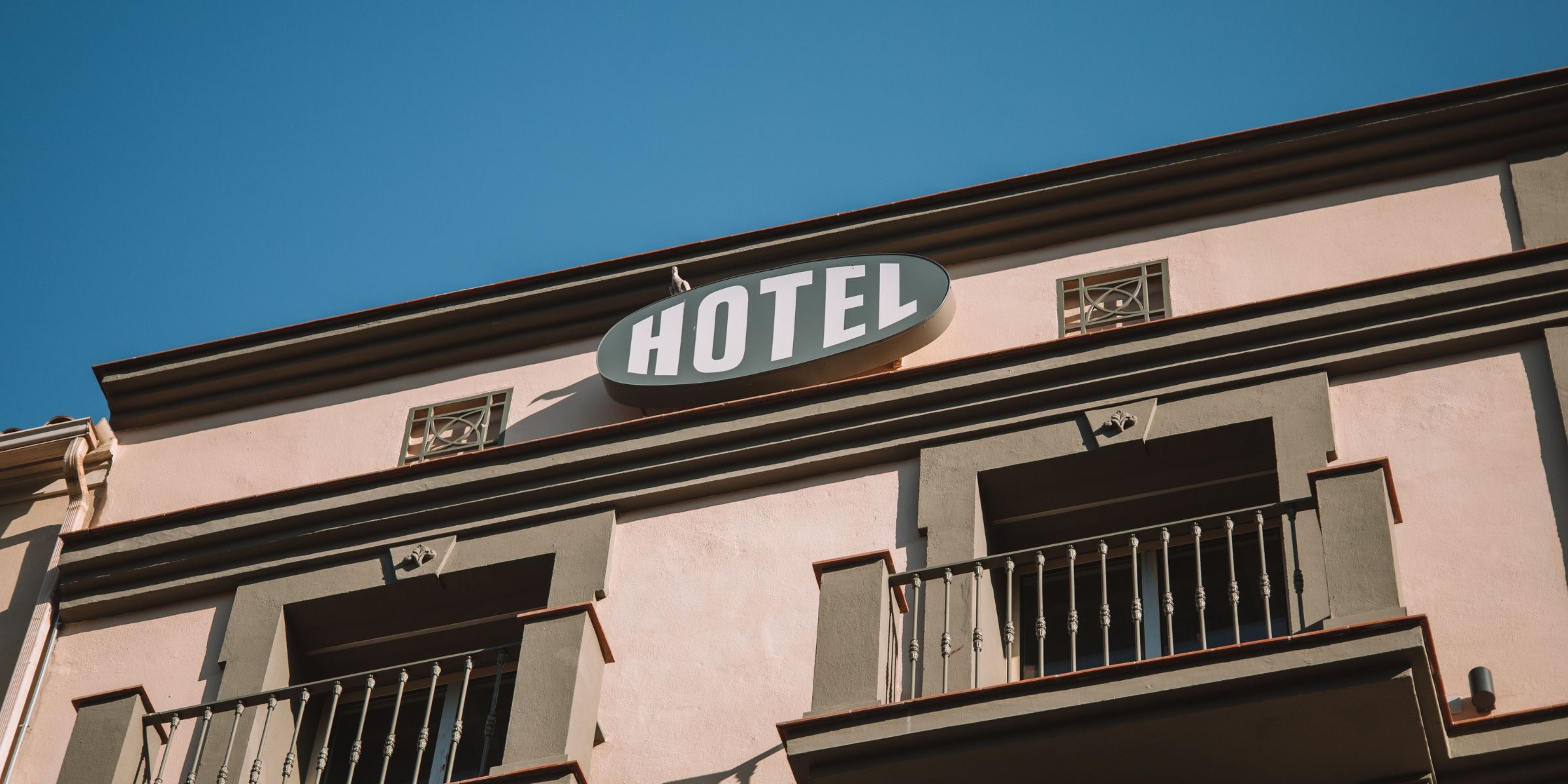 A hotel facade | Source: Pexels