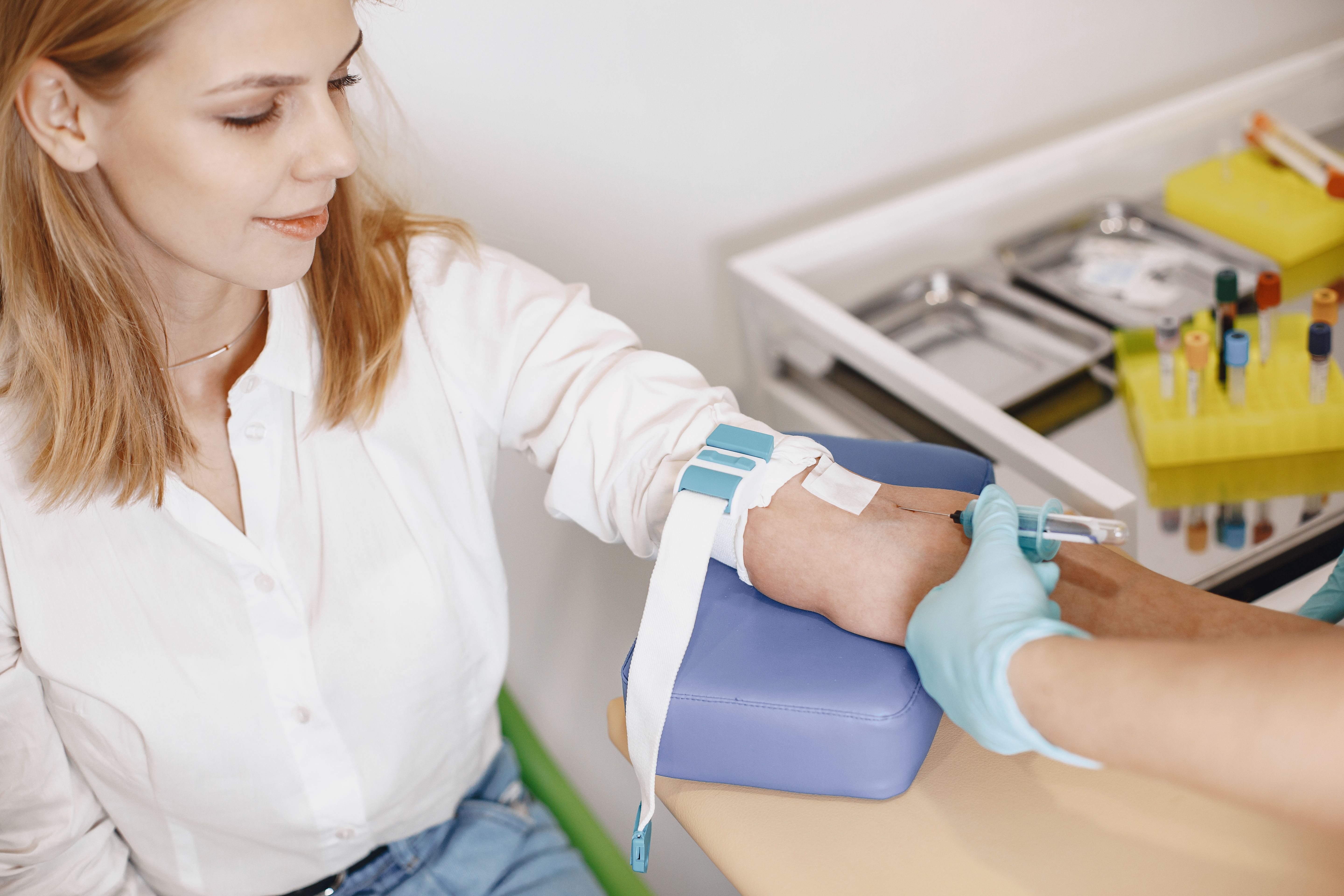 A woman getting a blood test | Source: Pexels