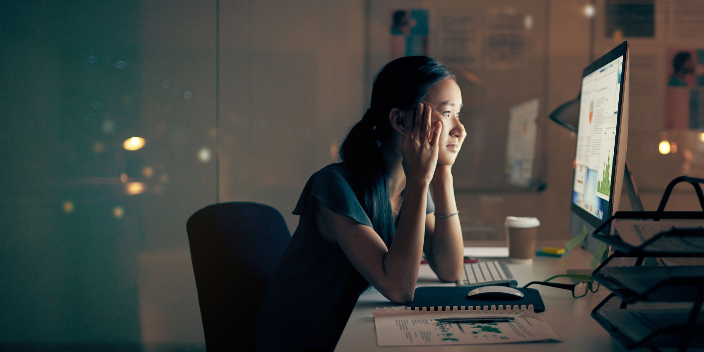 A woman staring at her computer screen | Source: Getty Images